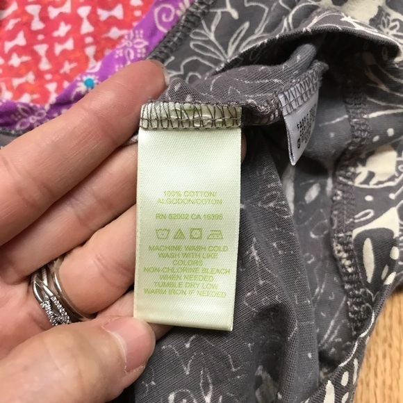 SIGRID OLSEN: Gray/Khaki Abstract Floral Print Top - Picture 5 of 7